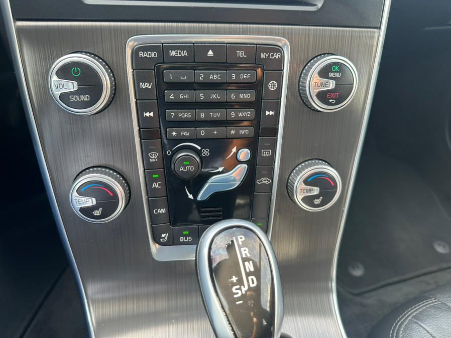 2016 Volvo V60 T5 Premier photo 19