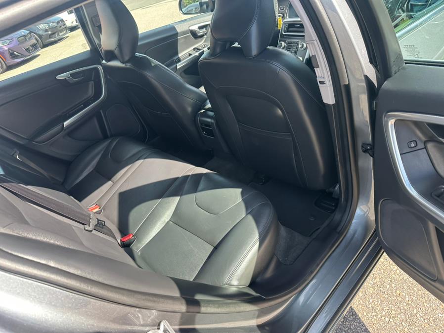 2016 Volvo V60 T5 Premier photo 13