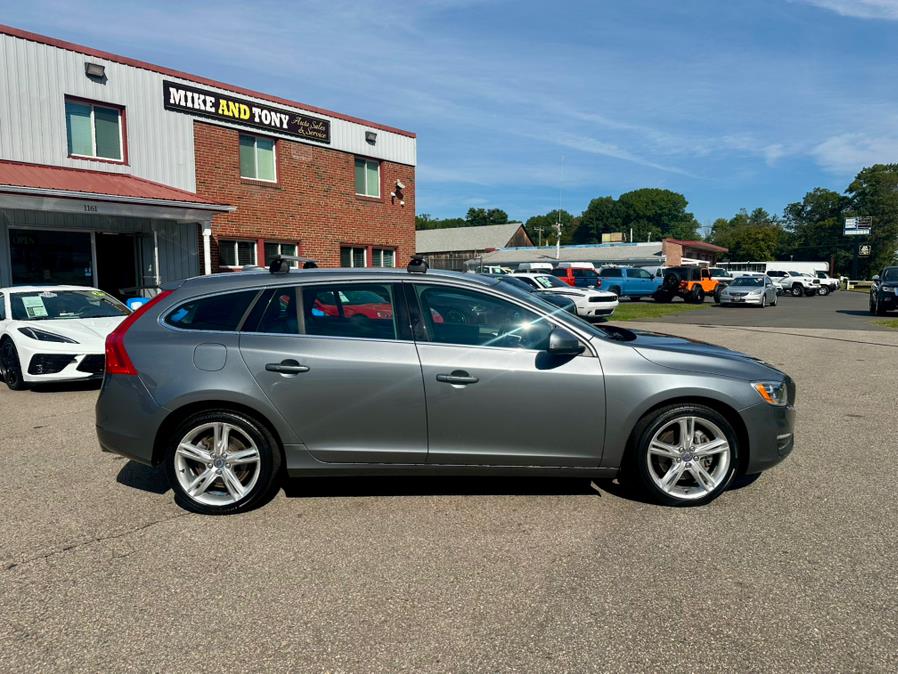 2016 Volvo V60 T5 Premier photo 2