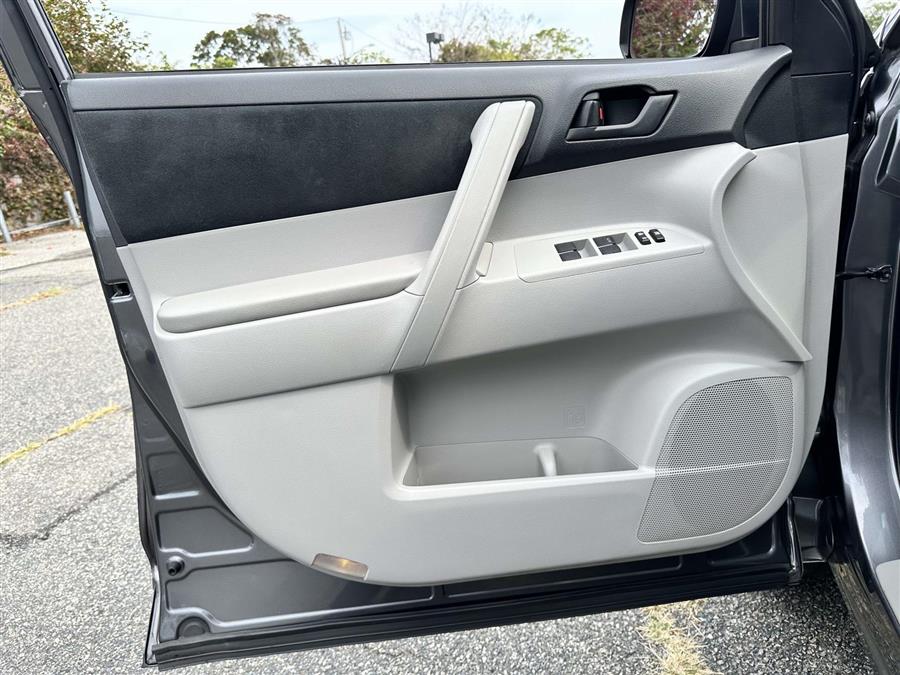 2010 Toyota Highlander Base, available for sale in Patchogue, New York | Baron Supercenter. Patchogue, New York 2010 Toyota Highlander Base, available for sale in Patchogue, New York | Baron Supercenter. Patchogue, New York