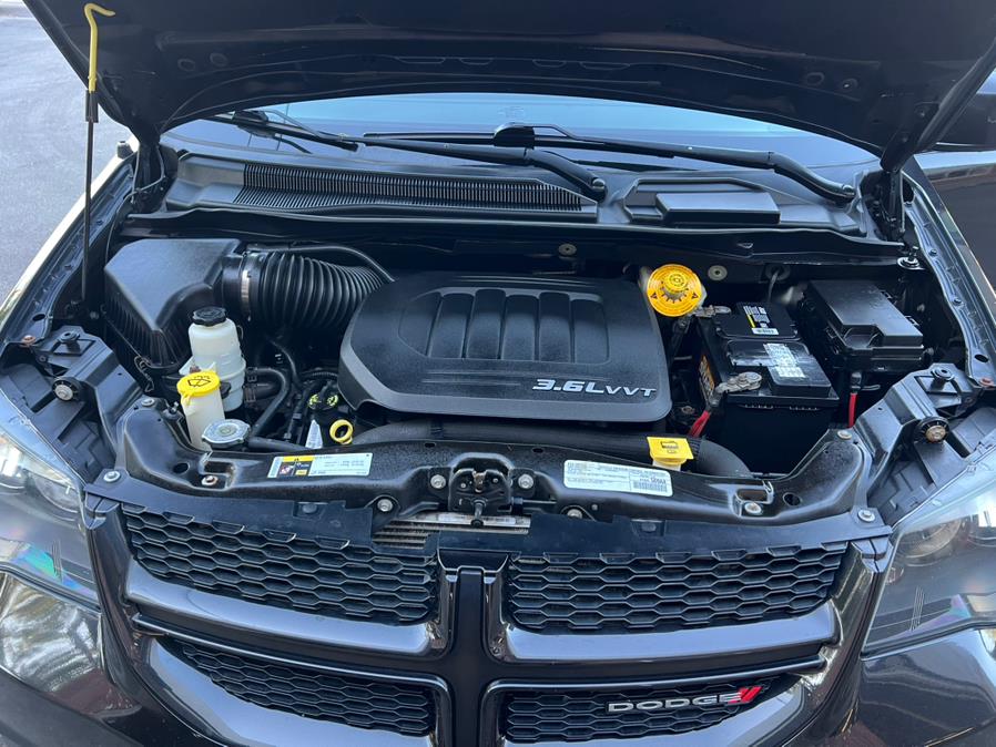 2016 Dodge Grand Caravan 4dr Wgn SXT, available for sale in Swansea, Massachusetts | Gas On The Run. Swansea, Massachusetts 2016 Dodge Grand Caravan 4dr Wgn SXT, available for sale in Swansea, Massachusetts | Gas On The Run. Swansea, Massachusetts