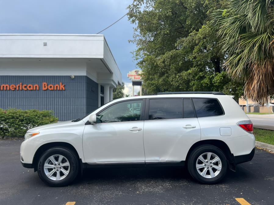 2013 Toyota Highlander FWD 4dr V6 SE (Natl), available for sale in Hialeah, Florida | The Palm Motors LLC. Hialeah, Florida 2013 Toyota Highlander FWD 4dr V6 SE (Natl), available for sale in Hialeah, Florida | The Palm Motors LLC. Hialeah, Florida
