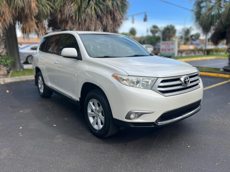 2013 Toyota Highlander FWD 4dr V6 SE (Natl), available for sale in Hialeah, Florida | The Palm Motors LLC. Hialeah, Florida 2013 Toyota Highlander FWD 4dr V6 SE (Natl), available for sale in Hialeah, Florida | The Palm Motors LLC. Hialeah, Florida