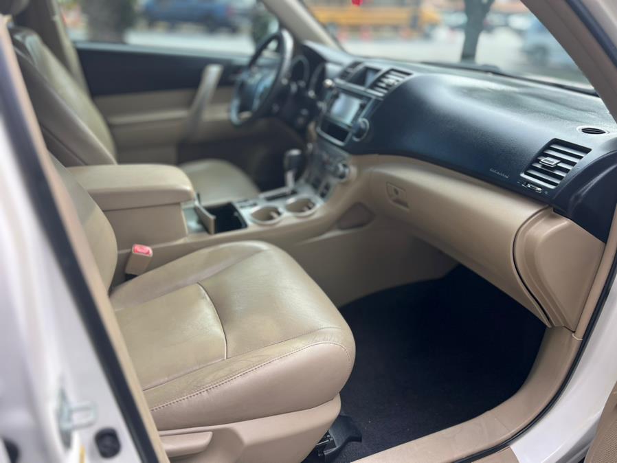 2013 Toyota Highlander FWD 4dr V6 SE (Natl), available for sale in Hialeah, Florida | The Palm Motors LLC. Hialeah, Florida 2013 Toyota Highlander FWD 4dr V6 SE (Natl), available for sale in Hialeah, Florida | The Palm Motors LLC. Hialeah, Florida