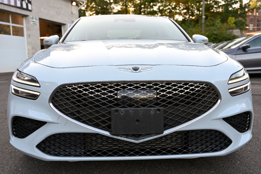 2022 Genesis G70 2.0T photo 10