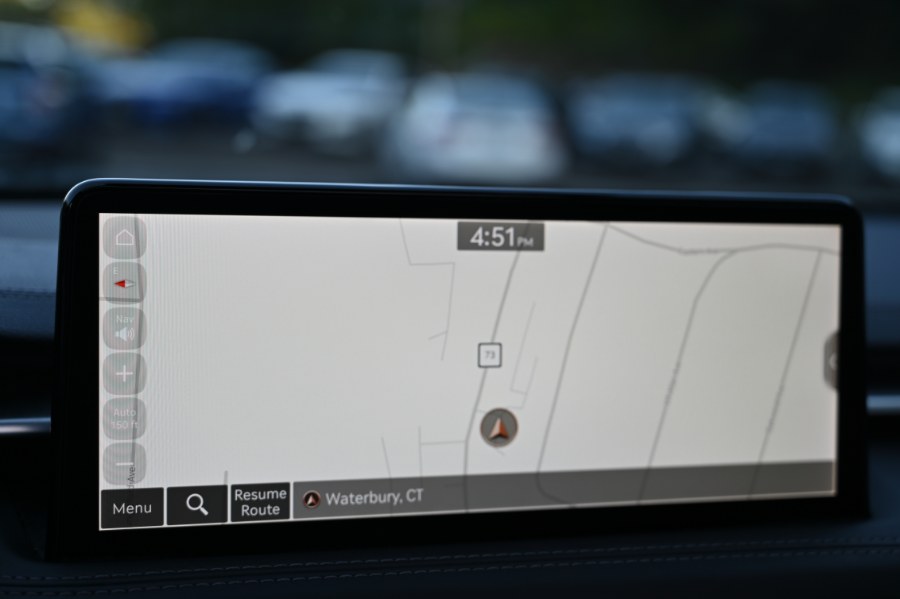 2022 Genesis G70 2.0T photo 2