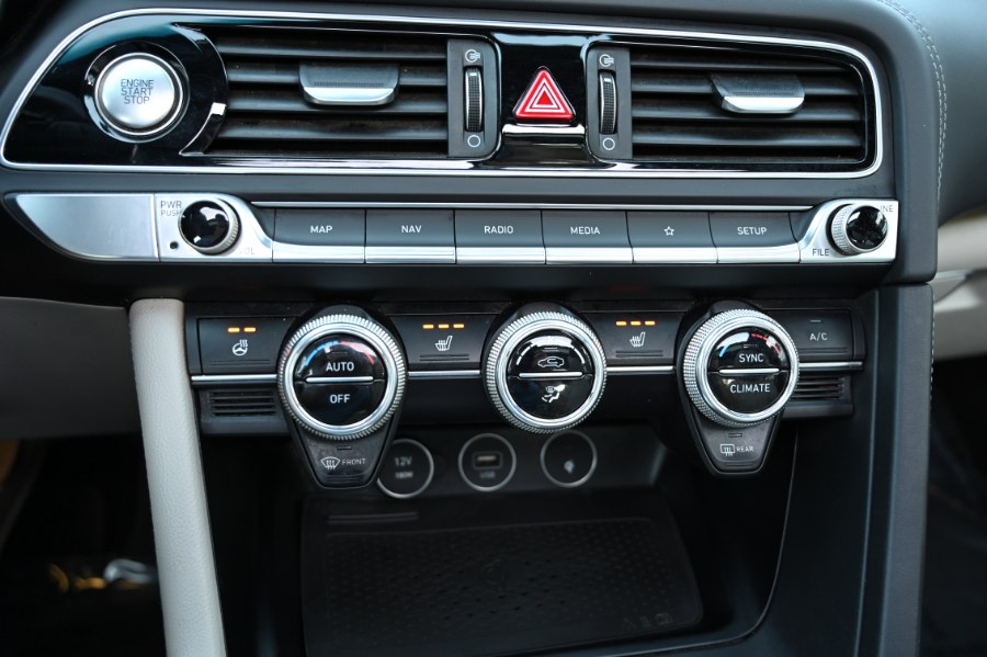 2022 Genesis G70 2.0T photo 27