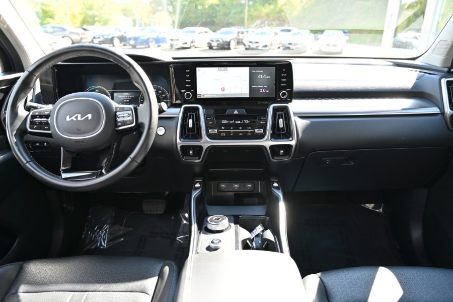 2022 Kia Sorento Hybrid S photo 12