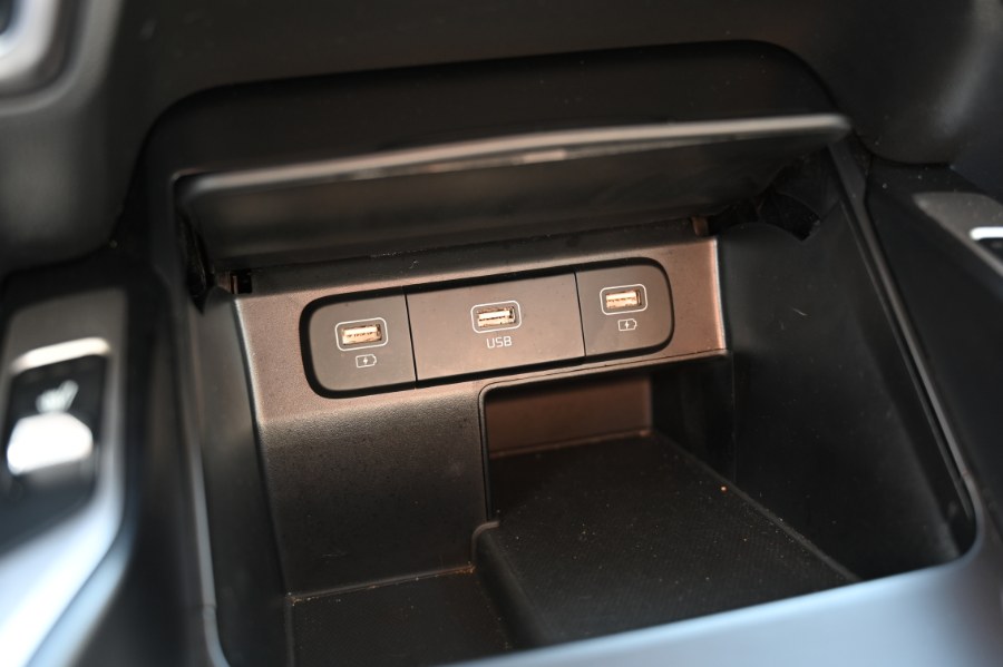 2022 Kia Sorento Hybrid S photo 28