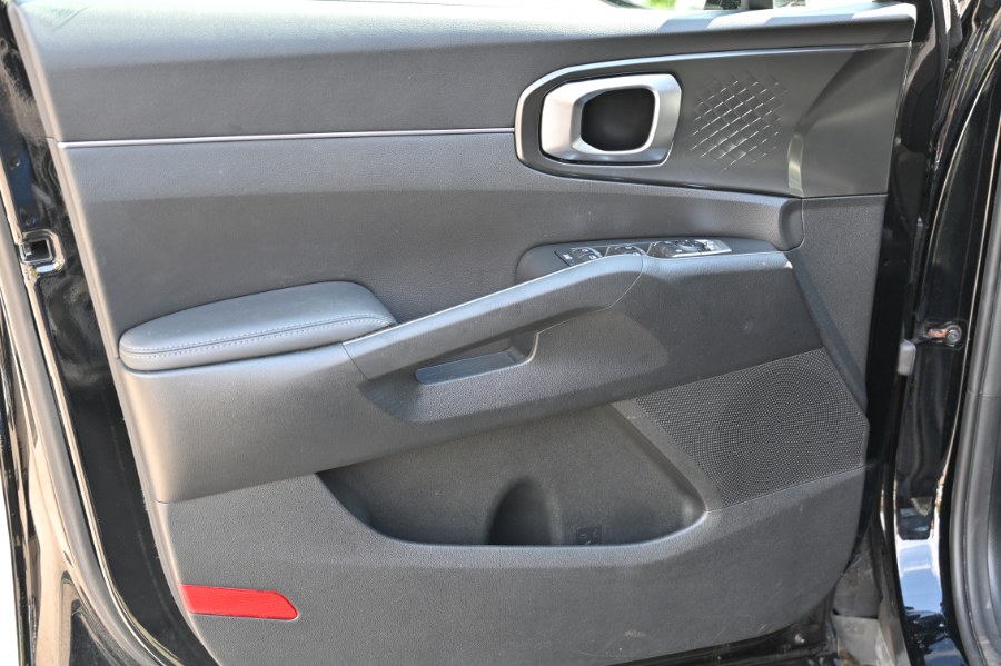 2022 Kia Sorento Hybrid S photo 21