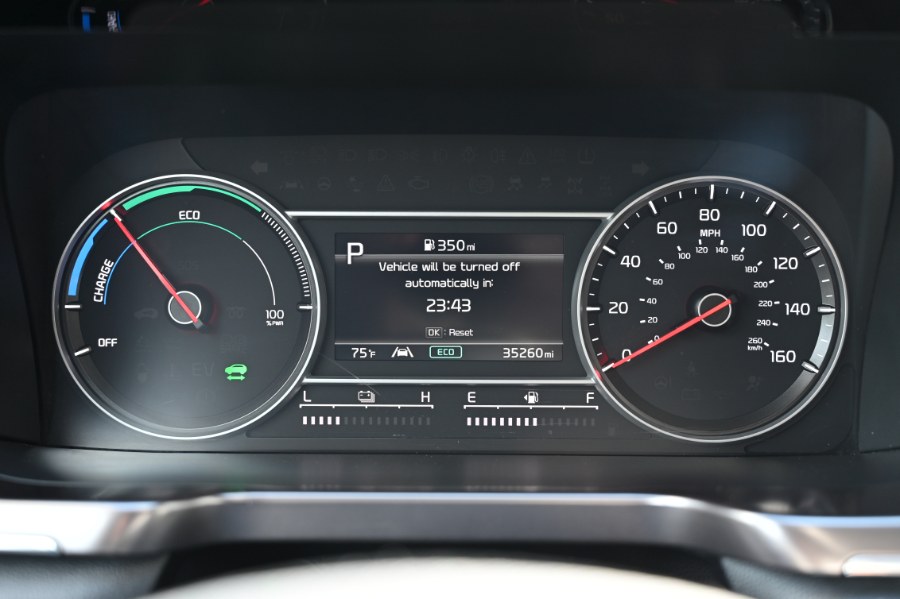 2022 Kia Sorento Hybrid S photo 23
