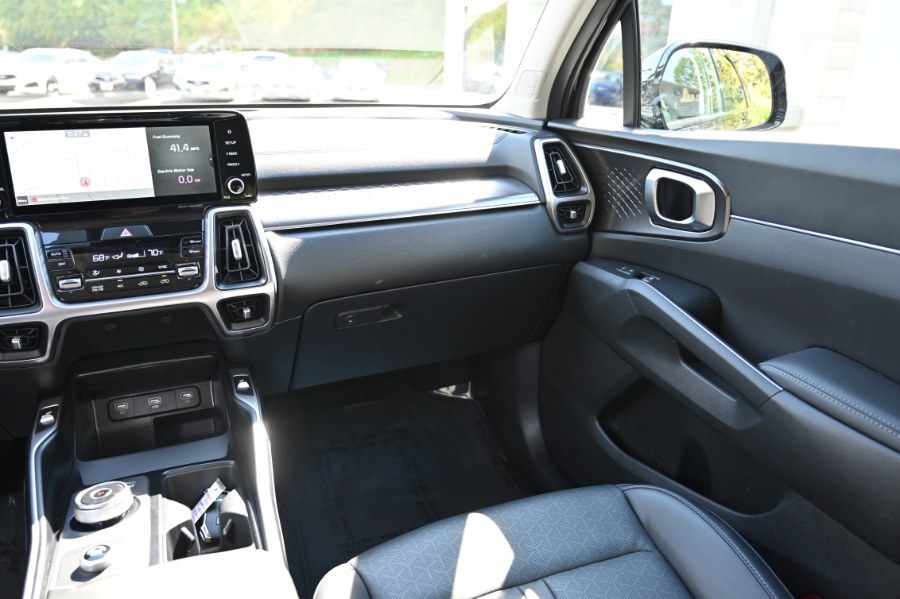 2022 Kia Sorento Hybrid S photo 13