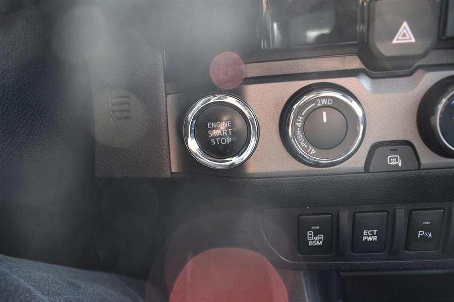 2018 Toyota Tacoma DOUBLE CAB, available for sale in Patchogue, New York | 112 Auto Plaza. Patchogue, New York 2018 Toyota Tacoma DOUBLE CAB, available for sale in Patchogue, New York | 112 Auto Plaza. Patchogue, New York