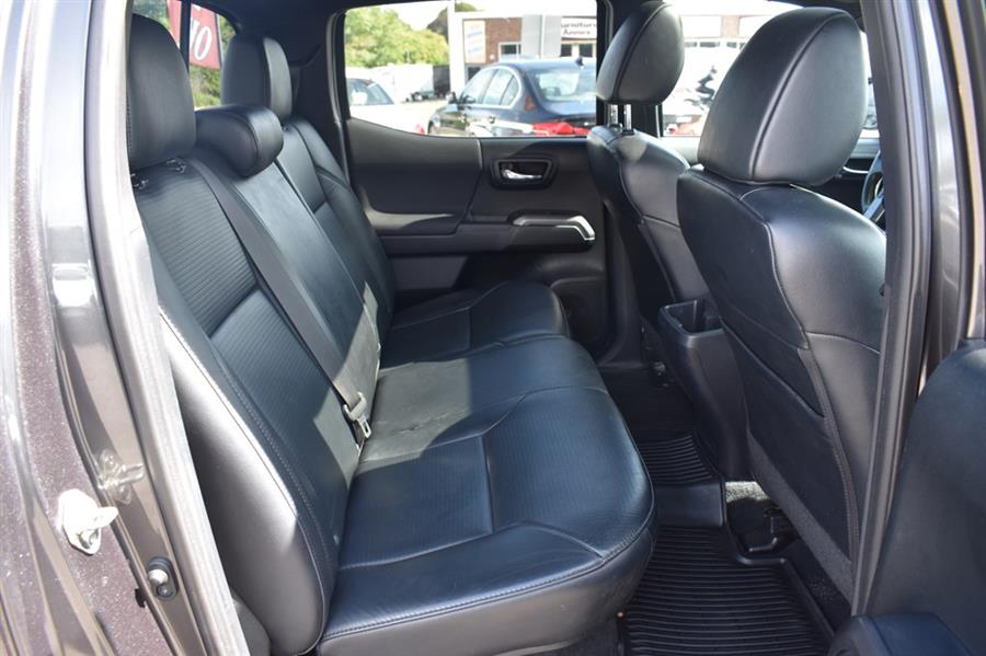 2018 Toyota Tacoma DOUBLE CAB, available for sale in Patchogue, New York | 112 Auto Plaza. Patchogue, New York 2018 Toyota Tacoma DOUBLE CAB, available for sale in Patchogue, New York | 112 Auto Plaza. Patchogue, New York
