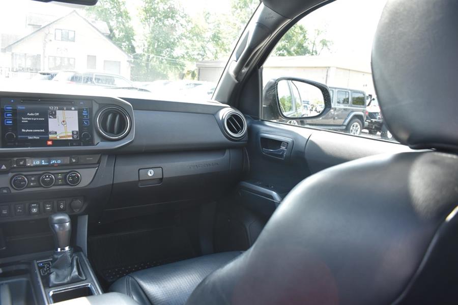 2018 Toyota Tacoma DOUBLE CAB, available for sale in Patchogue, New York | 112 Auto Plaza. Patchogue, New York 2018 Toyota Tacoma DOUBLE CAB, available for sale in Patchogue, New York | 112 Auto Plaza. Patchogue, New York