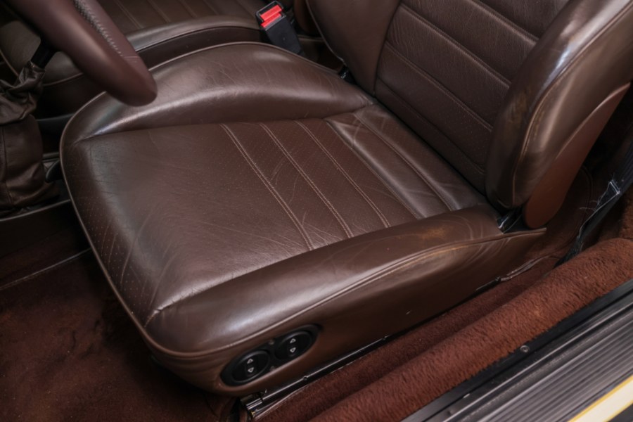 1986 Porsche 911 Carrera, available for sale in North Salem, New York | Meccanic Shop North Inc. North Salem, New York 1986 Porsche 911 Carrera, available for sale in North Salem, New York | Meccanic Shop North Inc. North Salem, New York