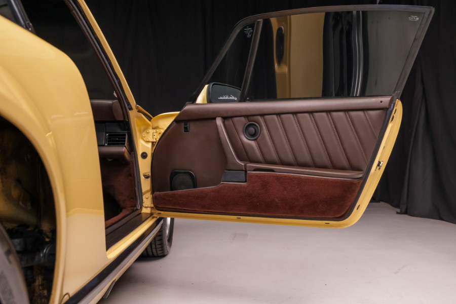 1986 Porsche 911 Carrera, available for sale in North Salem, New York | Meccanic Shop North Inc. North Salem, New York 1986 Porsche 911 Carrera, available for sale in North Salem, New York | Meccanic Shop North Inc. North Salem, New York