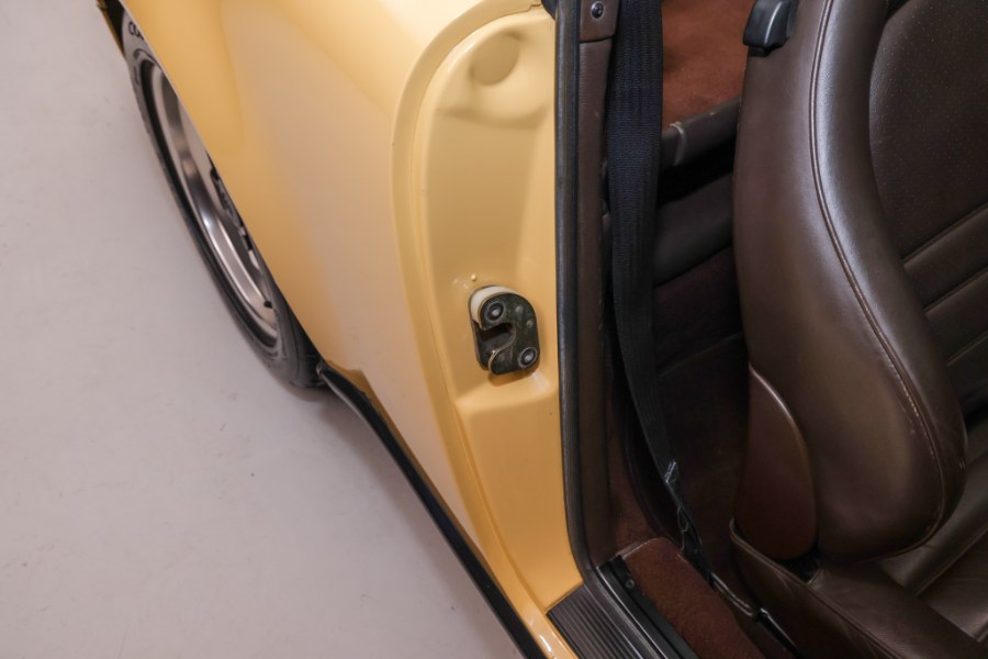 1986 Porsche 911 Carrera, available for sale in North Salem, New York | Meccanic Shop North Inc. North Salem, New York 1986 Porsche 911 Carrera, available for sale in North Salem, New York | Meccanic Shop North Inc. North Salem, New York