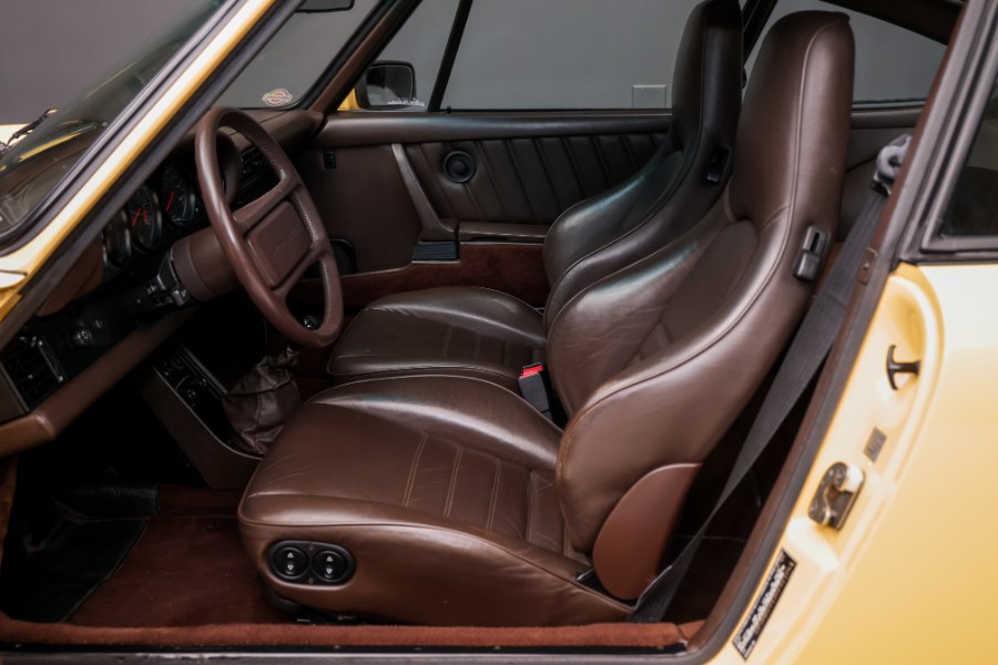 1986 Porsche 911 Carrera, available for sale in North Salem, New York | Meccanic Shop North Inc. North Salem, New York 1986 Porsche 911 Carrera, available for sale in North Salem, New York | Meccanic Shop North Inc. North Salem, New York