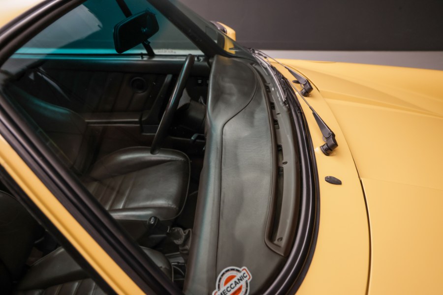 1986 Porsche 911 Carrera, available for sale in North Salem, New York | Meccanic Shop North Inc. North Salem, New York 1986 Porsche 911 Carrera, available for sale in North Salem, New York | Meccanic Shop North Inc. North Salem, New York