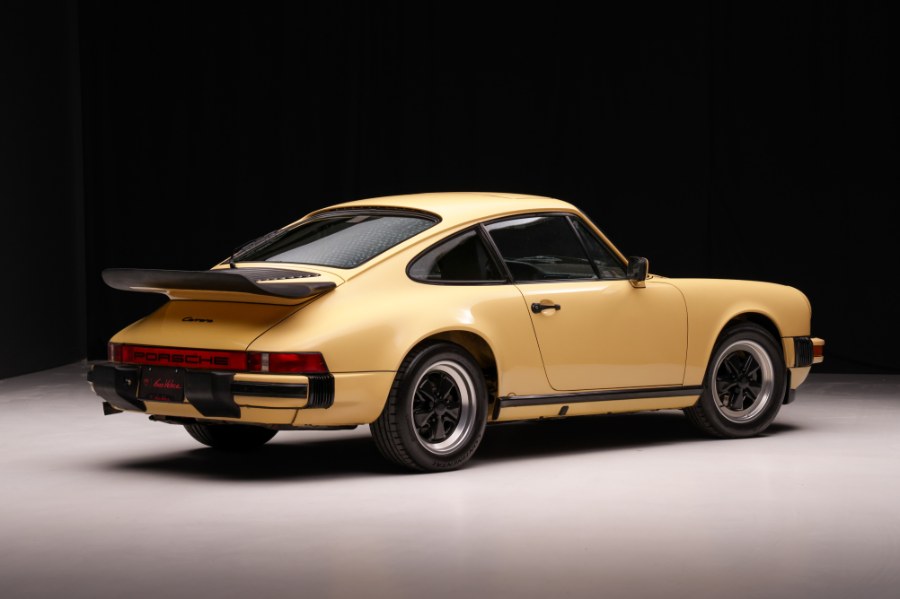 1986 Porsche 911 Carrera, available for sale in North Salem, New York | Meccanic Shop North Inc. North Salem, New York 1986 Porsche 911 Carrera, available for sale in North Salem, New York | Meccanic Shop North Inc. North Salem, New York
