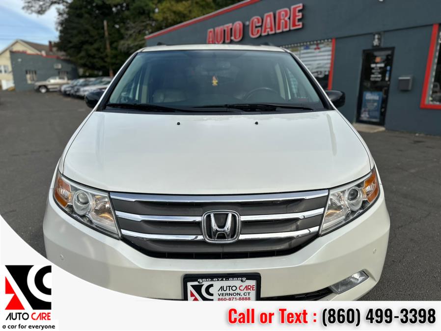 2013 Honda Odyssey Touring photo 2