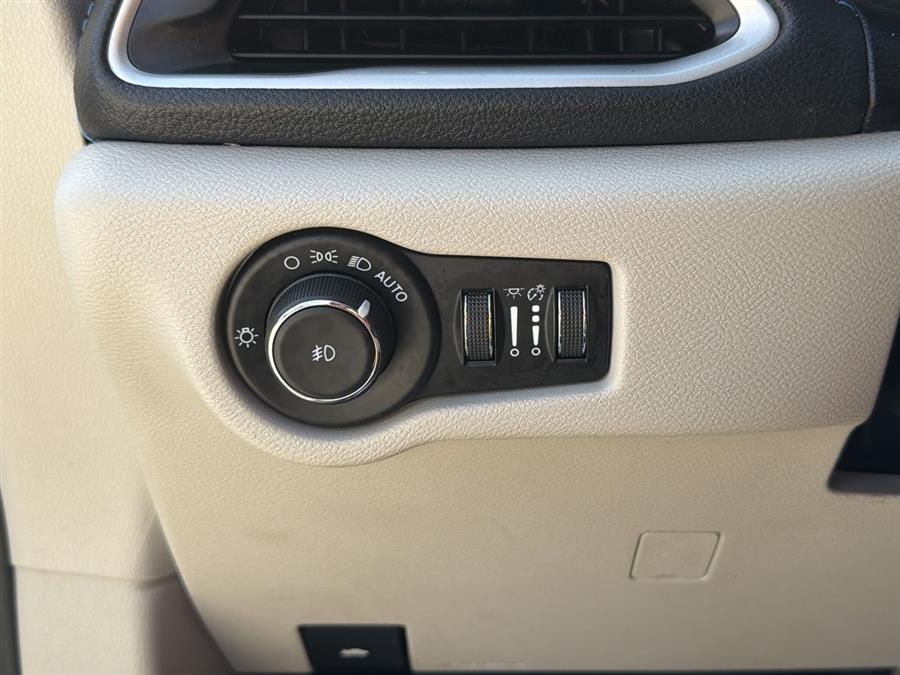 2021 Chrysler Pacifica Touring L, available for sale in Elida, Ohio | Josh's All Under Ten LLC. Elida, Ohio 2021 Chrysler Pacifica Touring L, available for sale in Elida, Ohio | Josh's All Under Ten LLC. Elida, Ohio
