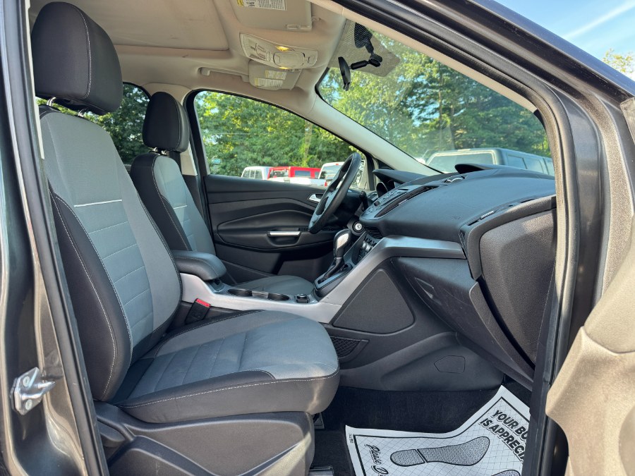 2015 Ford Escape FWD 4dr SE, available for sale in Ortonville, Michigan | Marsh Auto Sales LLC. Ortonville, Michigan 2015 Ford Escape FWD 4dr SE, available for sale in Ortonville, Michigan | Marsh Auto Sales LLC. Ortonville, Michigan