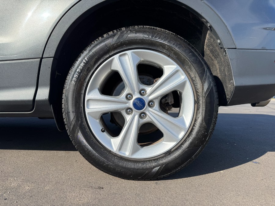 2015 Ford Escape FWD 4dr SE, available for sale in Ortonville, Michigan | Marsh Auto Sales LLC. Ortonville, Michigan 2015 Ford Escape FWD 4dr SE, available for sale in Ortonville, Michigan | Marsh Auto Sales LLC. Ortonville, Michigan
