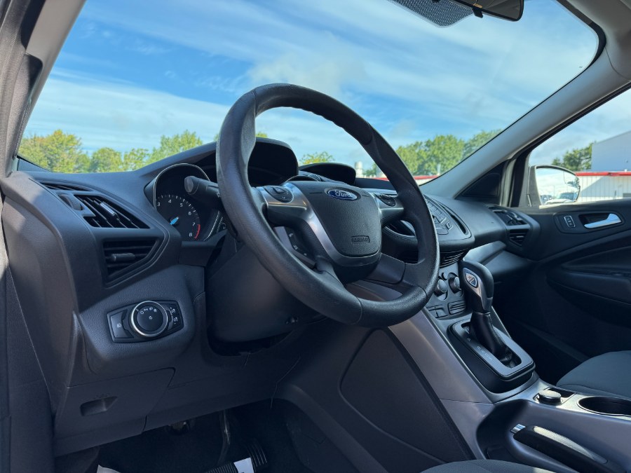 2015 Ford Escape FWD 4dr SE, available for sale in Ortonville, Michigan | Marsh Auto Sales LLC. Ortonville, Michigan 2015 Ford Escape FWD 4dr SE, available for sale in Ortonville, Michigan | Marsh Auto Sales LLC. Ortonville, Michigan