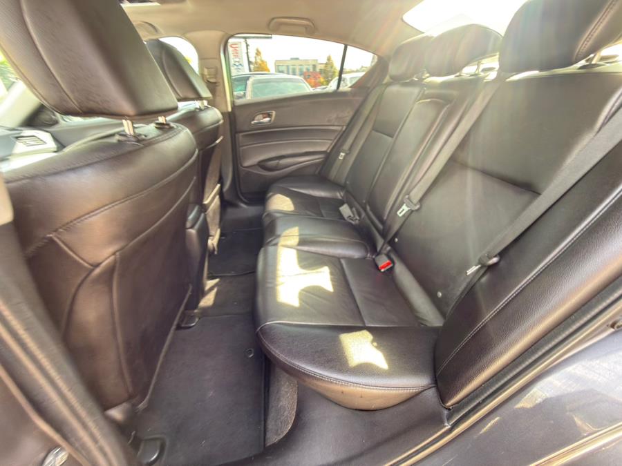 2018 Acura ILX Base Plus photo 9