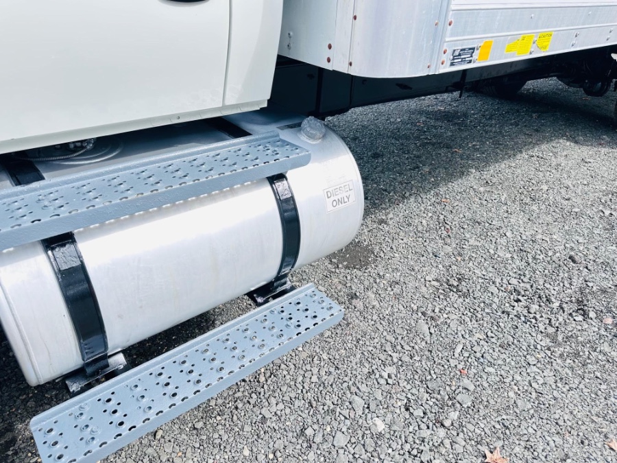 2018 INTERNATIONAL 4300 26 FEET DRY BOX  + CUMMINS  + LIFT GATE + NO CDL, available for sale in South Amboy, New Jersey | NJ Truck Spot. South Amboy, New Jersey 2018 INTERNATIONAL 4300 26 FEET DRY BOX  + CUMMINS  + LIFT GATE + NO CDL, available for sale in South Amboy, New Jersey | NJ Truck Spot. South Amboy, New Jersey