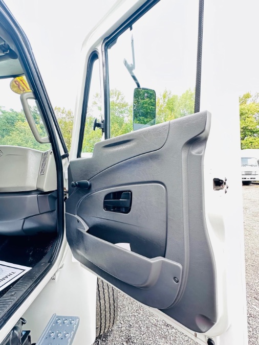 2018 INTERNATIONAL 4300 26 FEET DRY BOX  + CUMMINS  + LIFT GATE + NO CDL, available for sale in South Amboy, New Jersey | NJ Truck Spot. South Amboy, New Jersey 2018 INTERNATIONAL 4300 26 FEET DRY BOX  + CUMMINS  + LIFT GATE + NO CDL, available for sale in South Amboy, New Jersey | NJ Truck Spot. South Amboy, New Jersey