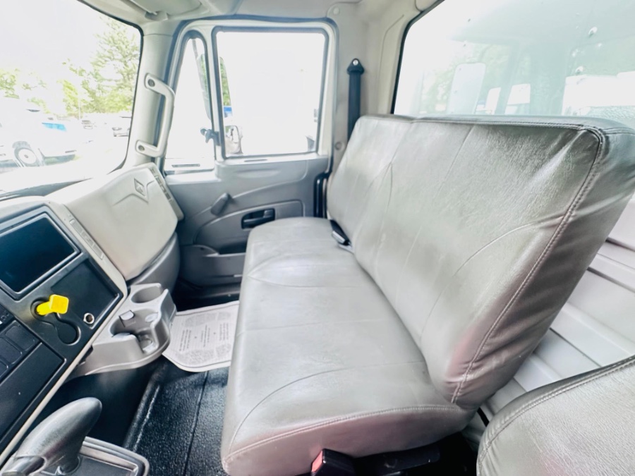 2018 International 4300 26 FEET DRY BOX  + CUMMINS  + LIFT GATE + NO CDL, available for sale in South Amboy, New Jersey | NJ Truck Spot. South Amboy, New Jersey 2018 International 4300 26 FEET DRY BOX  + CUMMINS  + LIFT GATE + NO CDL, available for sale in South Amboy, New Jersey | NJ Truck Spot. South Amboy, New Jersey