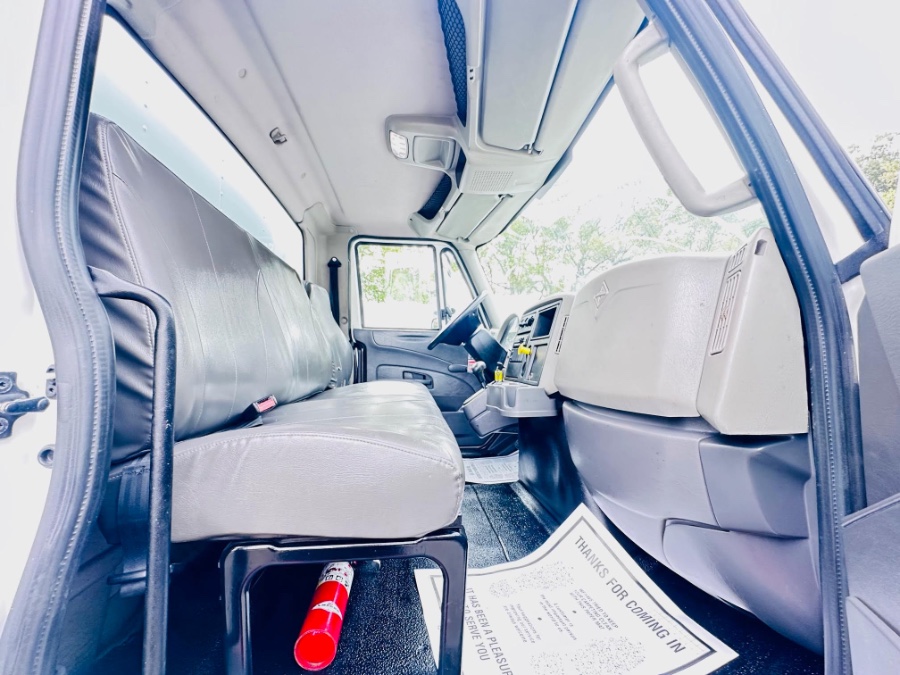 2018 International 4300 26 FEET DRY BOX  + CUMMINS  + LIFT GATE + NO CDL, available for sale in South Amboy, New Jersey | NJ Truck Spot. South Amboy, New Jersey 2018 International 4300 26 FEET DRY BOX  + CUMMINS  + LIFT GATE + NO CDL, available for sale in South Amboy, New Jersey | NJ Truck Spot. South Amboy, New Jersey