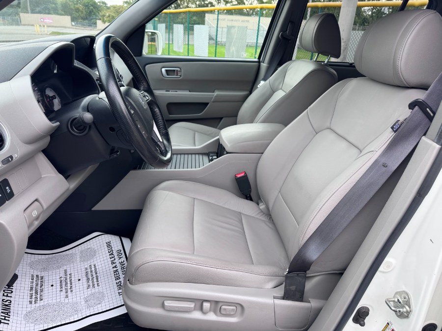 2012 Honda Pilot 4WD 4dr Touring w/RES & Navi, available for sale in Lyndhurst, New Jersey | Cars With Deals. Lyndhurst, New Jersey 2012 Honda Pilot 4WD 4dr Touring w/RES & Navi, available for sale in Lyndhurst, New Jersey | Cars With Deals. Lyndhurst, New Jersey