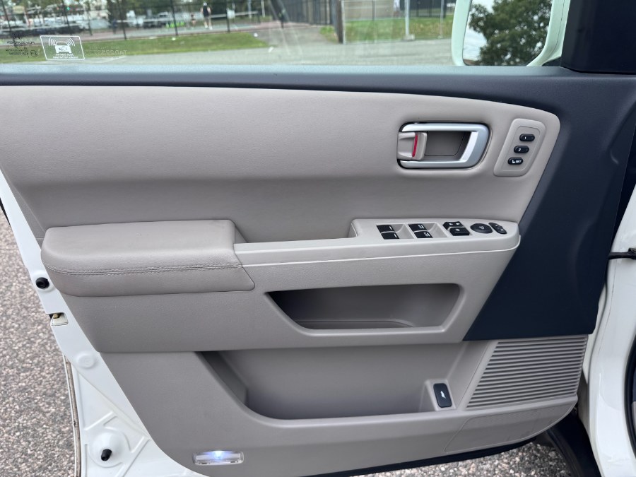 2012 Honda Pilot 4WD 4dr Touring w/RES & Navi, available for sale in Lyndhurst, New Jersey | Cars With Deals. Lyndhurst, New Jersey 2012 Honda Pilot 4WD 4dr Touring w/RES & Navi, available for sale in Lyndhurst, New Jersey | Cars With Deals. Lyndhurst, New Jersey