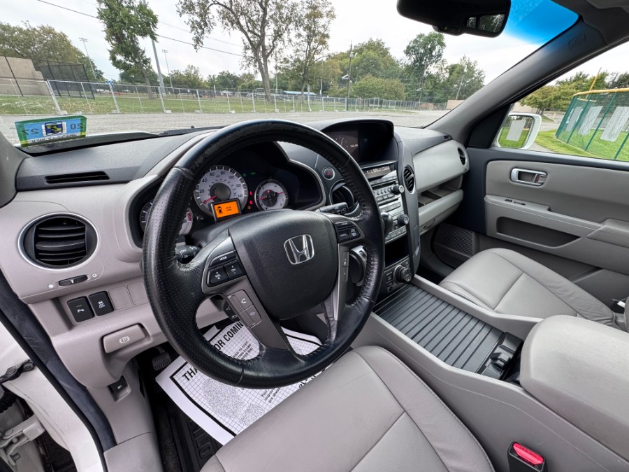 2012 Honda Pilot 4WD 4dr Touring w/RES & Navi, available for sale in Lyndhurst, New Jersey | Cars With Deals. Lyndhurst, New Jersey 2012 Honda Pilot 4WD 4dr Touring w/RES & Navi, available for sale in Lyndhurst, New Jersey | Cars With Deals. Lyndhurst, New Jersey