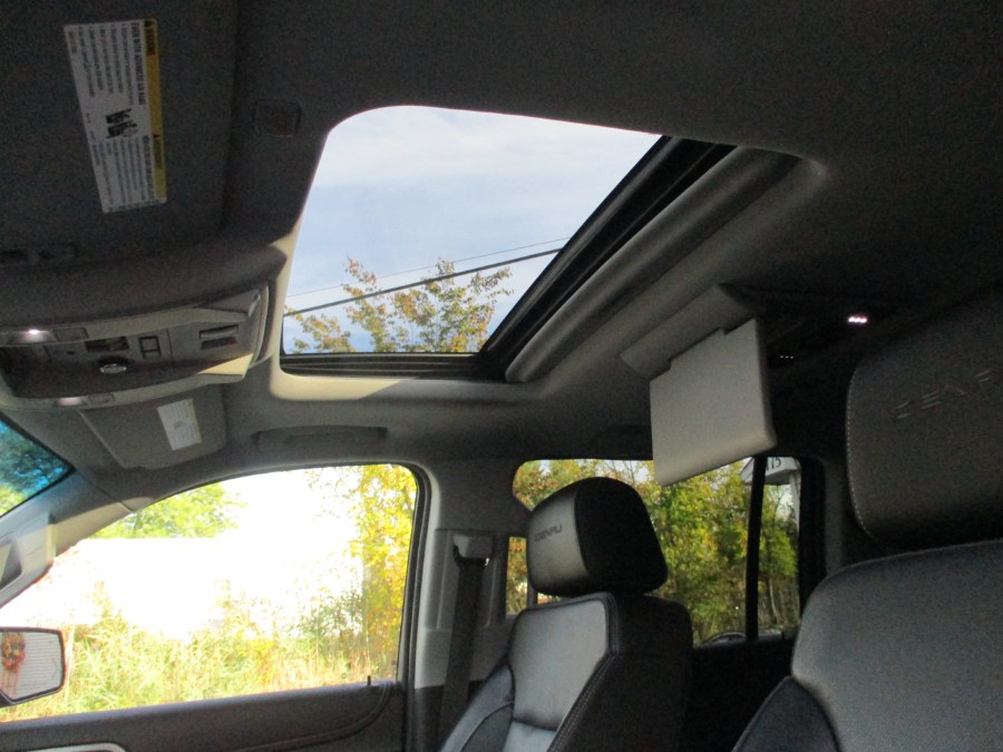 2019 GMC Yukon XL 4WD 4dr Denali, available for sale in Suffield, Connecticut | Suffield Auto LLC. Suffield, Connecticut 2019 GMC Yukon XL 4WD 4dr Denali, available for sale in Suffield, Connecticut | Suffield Auto LLC. Suffield, Connecticut