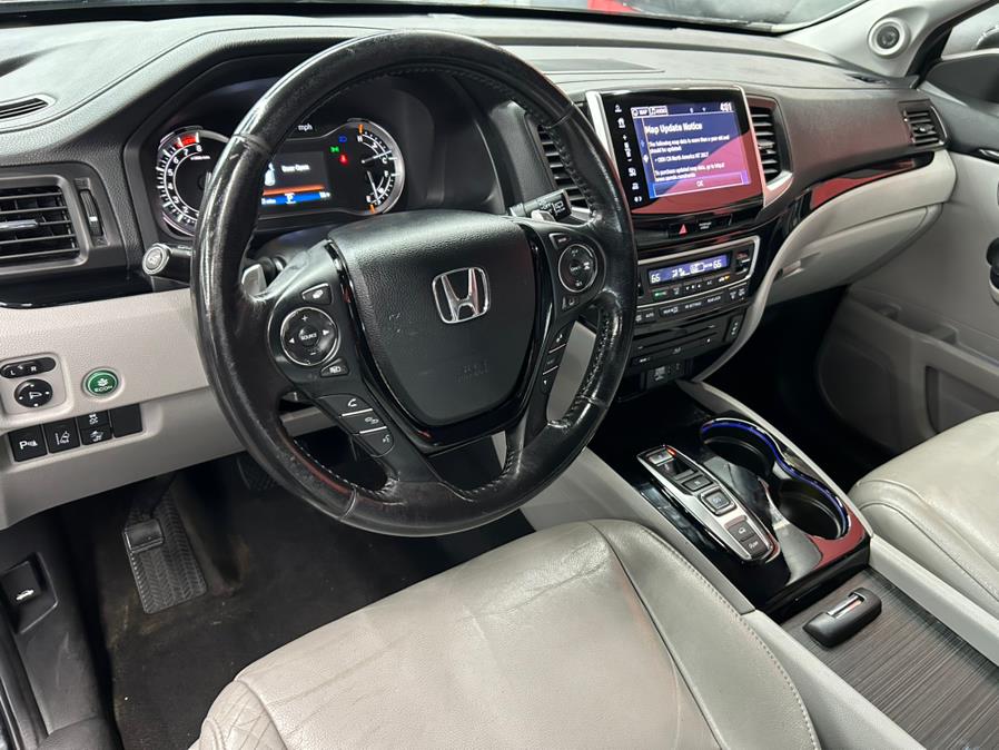 2018 Honda Pilot Touring AWD, available for sale in Garfield, New Jersey | Urban Motors Collection. Garfield, New Jersey 2018 Honda Pilot Touring AWD, available for sale in Garfield, New Jersey | Urban Motors Collection. Garfield, New Jersey