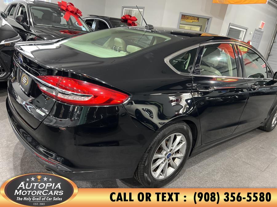 2017 Ford Fusion SE photo 6