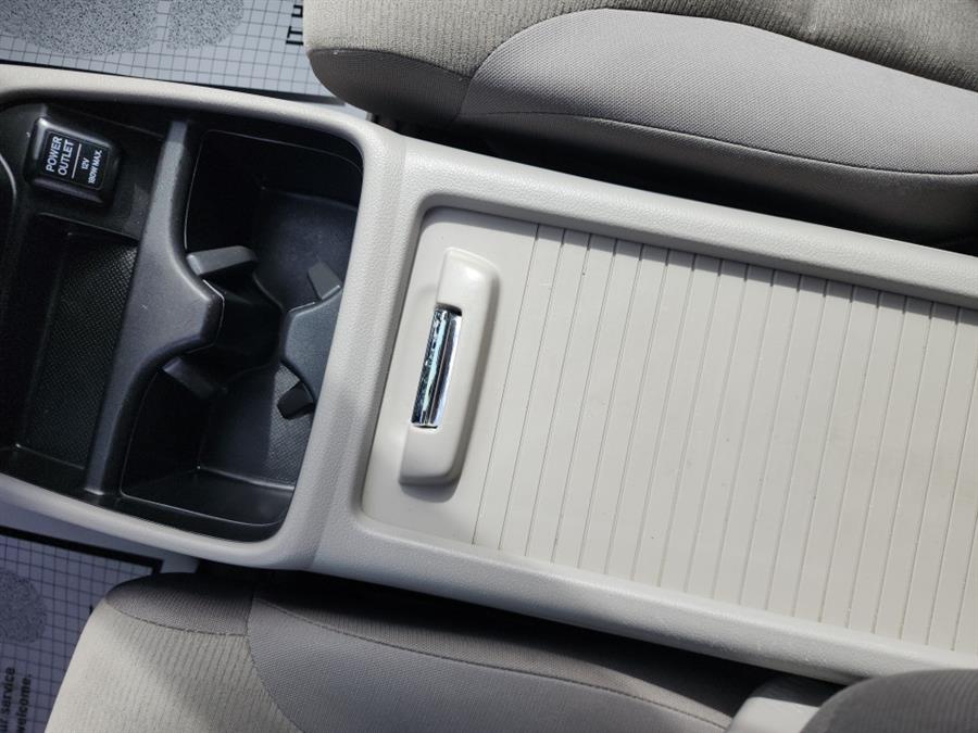 2013 Honda CR-V LX photo 17