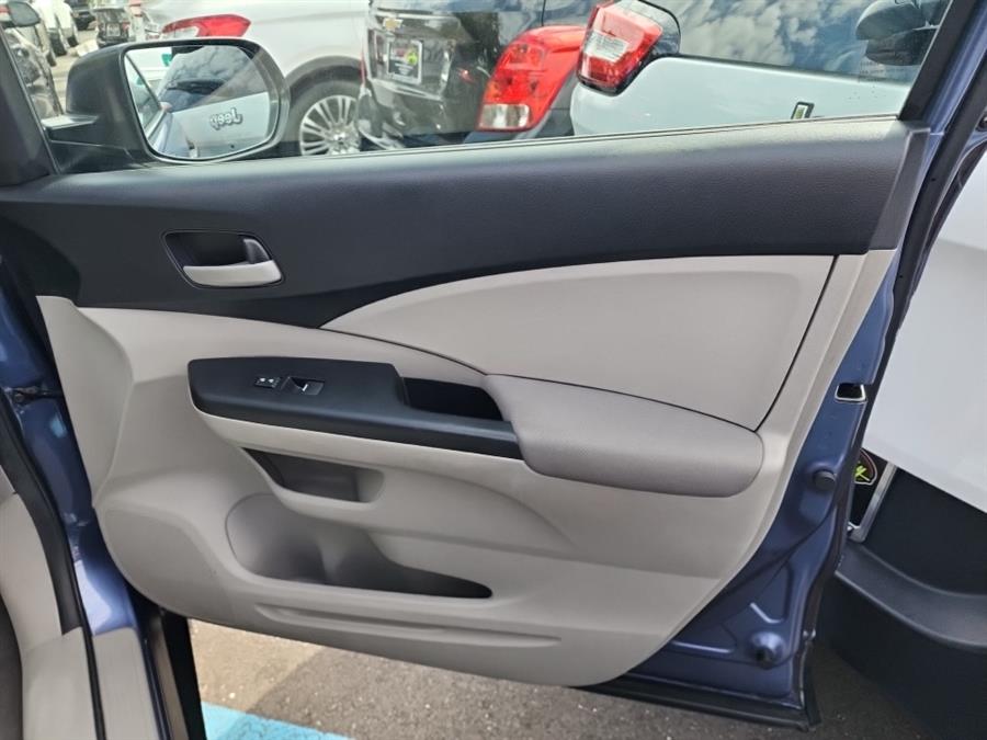 2013 Honda CR-V LX photo 36