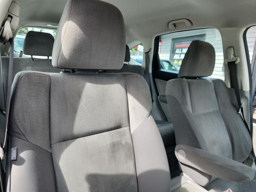 2013 Honda CR-V LX photo 34