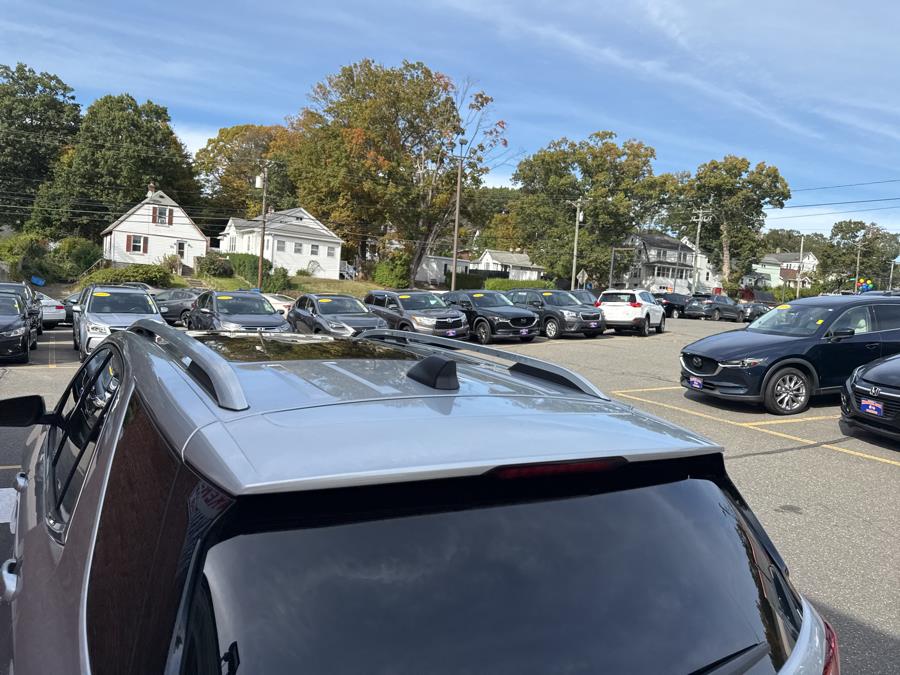2018 Chevrolet Equinox AWD 4dr 2LT, available for sale in Waterbury, Connecticut | National Auto Brokers, Inc.. Waterbury, Connecticut 2018 Chevrolet Equinox AWD 4dr 2LT, available for sale in Waterbury, Connecticut | National Auto Brokers, Inc.. Waterbury, Connecticut