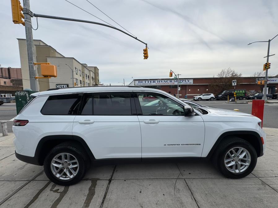 2023 Jeep Grand Cherokee Laredo photo 4