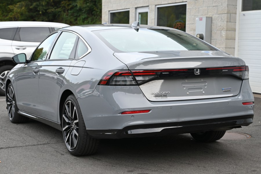 2024 Honda Accord Hybrid Touring photo 2