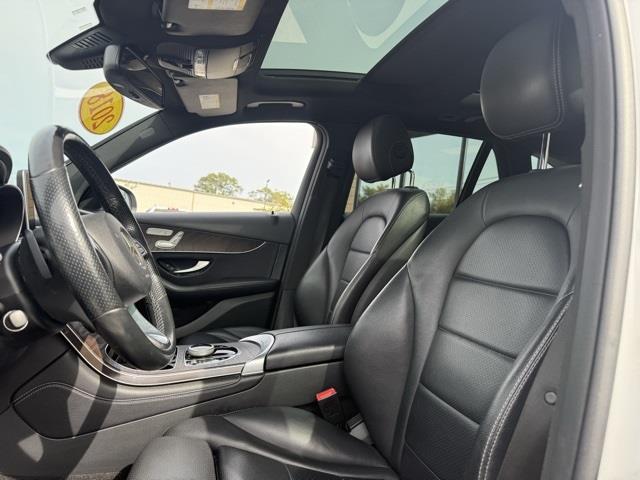 2018 Mercedes-benz Glc GLC 300, available for sale in Stratford, Connecticut | Wiz Leasing Inc. Stratford, Connecticut 2018 Mercedes-benz Glc GLC 300, available for sale in Stratford, Connecticut | Wiz Leasing Inc. Stratford, Connecticut