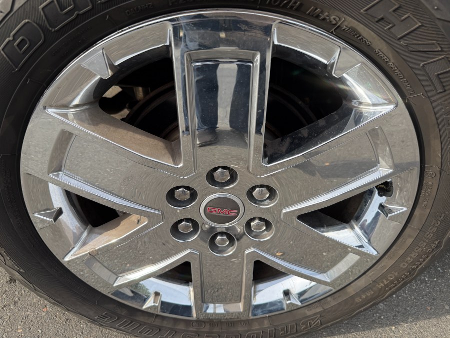 2015 GMC Acadia AWD 4dr Denali, available for sale in Bristol, Connecticut | Bristol Auto Center LLC. Bristol, Connecticut 2015 GMC Acadia AWD 4dr Denali, available for sale in Bristol, Connecticut | Bristol Auto Center LLC. Bristol, Connecticut