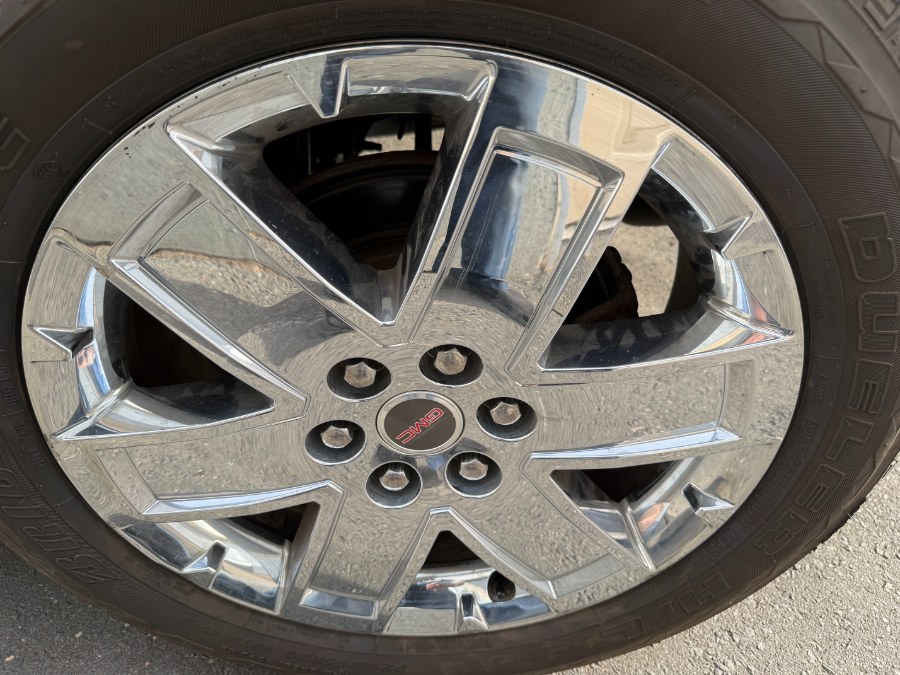 2015 GMC Acadia AWD 4dr Denali, available for sale in Bristol, Connecticut | Bristol Auto Center LLC. Bristol, Connecticut 2015 GMC Acadia AWD 4dr Denali, available for sale in Bristol, Connecticut | Bristol Auto Center LLC. Bristol, Connecticut